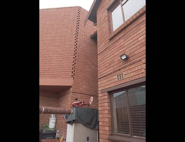 4 BEDROOM HOUSE FOR SALE IN HOSPITAL VIEW